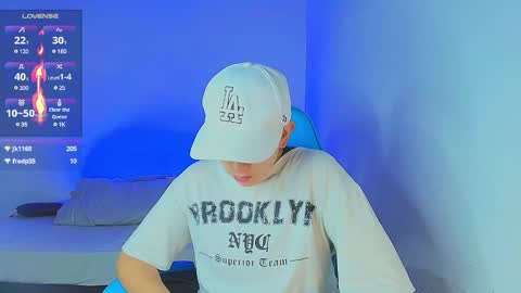 Snapshot of arontroy_wi chatting on January 13, 2025, 12:09 am noah and ivy online show from January 13, 2025, 12:09 am