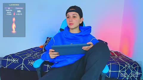 Snapshot of arontroy_wi chatting on February 2, 2025, 6:10 pm noah and ivy online show from February 2, 2025, 6:10 pm