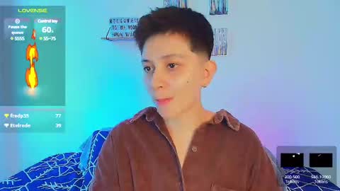 Snapshot of arontroy_wi chatting on March 7, 2025, 2:56 pm noah and ivy online show from March 7, 2025, 2:56 pm