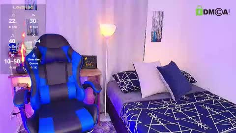 Snapshot of arontroy_wi chatting on November 3, 2025, 10:38 am noah and ivy online show from November 3, 2025, 10:38 am