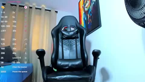 Snapshot of aronvillegas chatting on July 4, 2026, 2:34 pm online show from July 4, 2026, 2:34 pm
