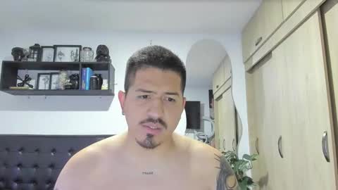 Snapshot of aronwilliams69 chatting on September 19, 2025, 11:49 pm ARON Independent model online show from September 19, 2025, 11:49 pm