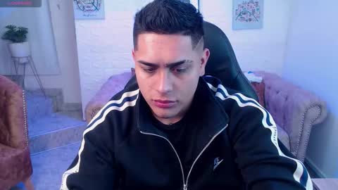 Snapshot of aroon_09 chatting on December 15, 2025, 3:11 am Aron online show from December 15, 2025, 3:11 am