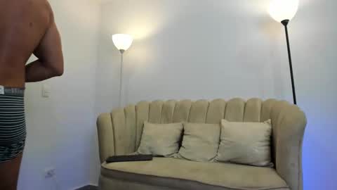 Snapshot of aroon_connor chatting on September 9, 2025, 1:27 am online show from September 9, 2025, 1:27 am