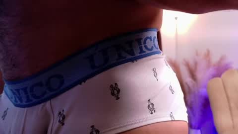 Snapshot of aroon_connor chatting on May 8, 2026, 10:59 pm online show from May 8, 2026, 10:59 pm