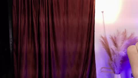 Snapshot of aroon_connor chatting on May 19, 2026, 1:56 am online show from May 19, 2026, 1:56 am