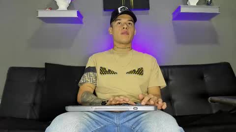 AROON HOT online show from February 6, 2026, 12:08 pm