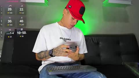 AROON HOT online show from February 12, 2026, 7:42 pm