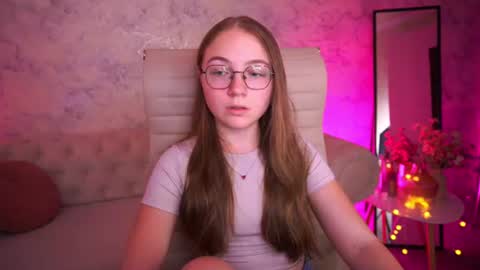Snapshot of arrinawair chatting on July 9, 2026, 7:34 am arrinawair online show from July 9, 2026, 7:34 am