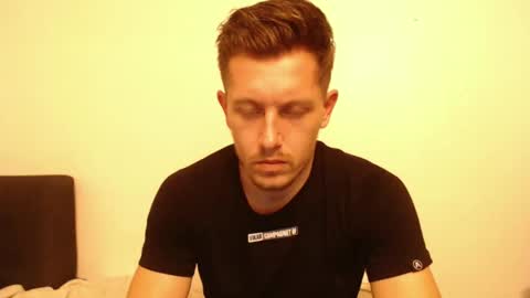 Snapshot of arromwilliam90 chatting on December 8, 2024, 9:24 am arromwilliam90 online show from December 8, 2024, 9:24 am