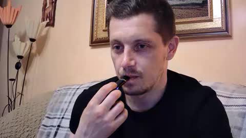 arromwilliam90 online show from May 25, 2026, 6:14 pm