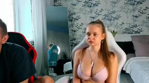 Snapshot of art_cam_ chatting on June 4, 2026, 6:30 am art_cam_ online show from June 4, 2026, 6:30 am