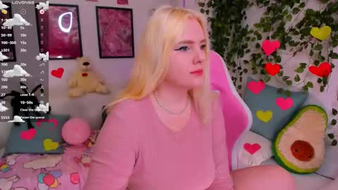 art_lovee_ online show from February 25, 2026, 2:10 am