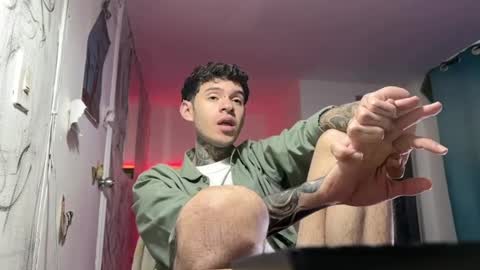 Snapshot of arteemiis chatting on December 27, 2024, 12:39 am online show from December 27, 2024, 12:39 am