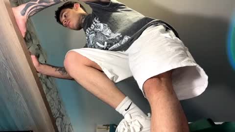 Snapshot of arteemiis chatting on January 2, 2025, 10:37 am online show from January 2, 2025, 10:37 am