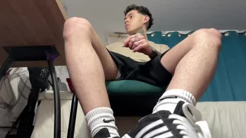 Snapshot of arteemiis chatting on January 6, 2025, 10:46 am online show from January 6, 2025, 10:46 am