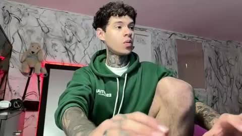 Snapshot of arteemiis chatting on January 27, 2025, 7:24 pm online show from January 27, 2025, 7:24 pm