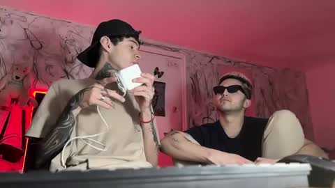 Snapshot of arteemiis chatting on February 6, 2025, 7:02 am online show from February 6, 2025, 7:02 am