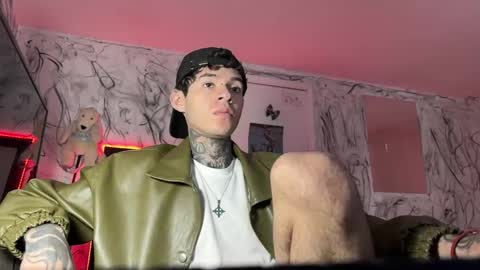 Snapshot of arteemiis chatting on February 7, 2025, 2:15 pm online show from February 7, 2025, 2:15 pm