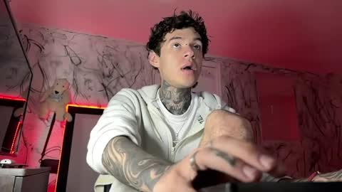 Snapshot of arteemiis chatting on February 12, 2025, 10:14 am online show from February 12, 2025, 10:14 am