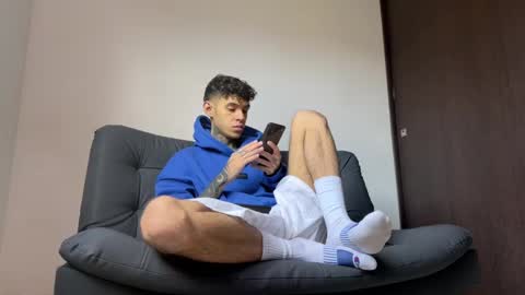 Snapshot of arteemiis chatting on March 4, 2025, 12:12 pm online show from March 4, 2025, 12:12 pm