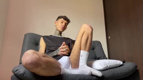 Snapshot of arteemiis chatting on March 6, 2025, 2:08 pm online show from March 6, 2025, 2:08 pm