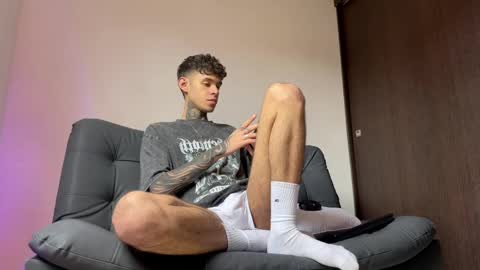 Snapshot of arteemiis chatting on March 7, 2025, 7:38 pm online show from March 7, 2025, 7:38 pm