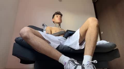 Snapshot of arteemiis chatting on March 11, 2025, 5:24 pm online show from March 11, 2025, 5:24 pm