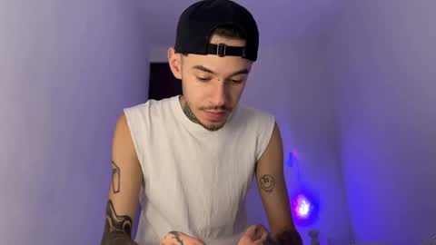 Snapshot of arteemiis chatting on September 11, 2025, 12:44 am online show from September 11, 2025, 12:44 am