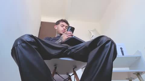 Snapshot of arteemiis chatting on September 20, 2025, 10:22 pm online show from September 20, 2025, 10:22 pm