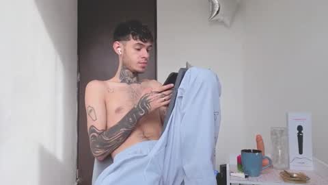 Snapshot of arteemiis chatting on September 21, 2025, 10:28 am online show from September 21, 2025, 10:28 am