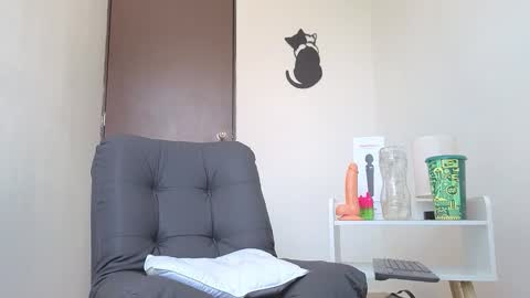 Snapshot of arteemiis chatting on October 24, 2025, 2:35 pm online show from October 24, 2025, 2:35 pm