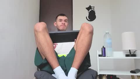 Snapshot of arteemiis chatting on November 27, 2025, 1:35 pm online show from November 27, 2025, 1:35 pm