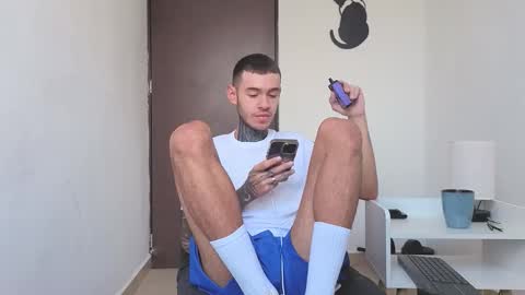 Snapshot of arteemiis chatting on November 28, 2025, 12:52 pm online show from November 28, 2025, 12:52 pm