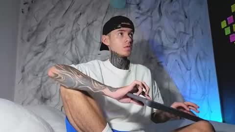 Snapshot of arteemiis chatting on November 30, 2025, 5:44 am online show from November 30, 2025, 5:44 am