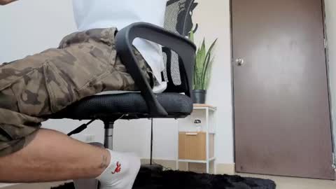 Snapshot of arteemiis chatting on May 13, 2026, 3:42 pm online show from May 13, 2026, 3:42 pm