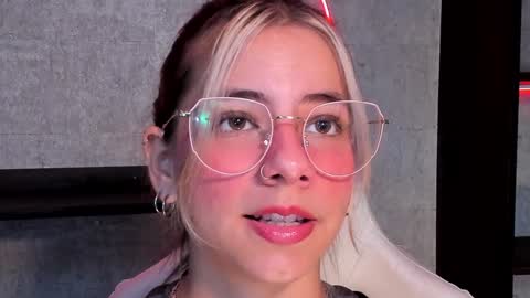 Snapshot of artemisablake chatting on January 17, 2025, 10:01 pm artemisablake online show from January 17, 2025, 10:01 pm