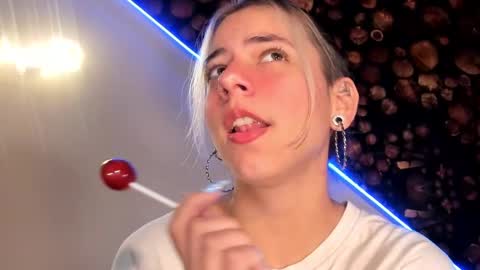 Snapshot of artemisablake chatting on March 11, 2025, 4:51 pm artemisablake online show from March 11, 2025, 4:51 pm