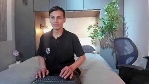 Snapshot of artemisblackwood chatting on July 10, 2026, 1:47 pm artemisblackwood online show from July 10, 2026, 1:47 pm