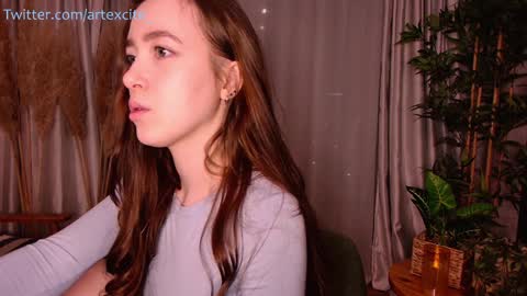 Snapshot of artexcite_ chatting on January 27, 2025, 11:43 pm Lina online show from January 27, 2025, 11:43 pm