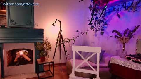 Snapshot of artexcite_ chatting on March 9, 2025, 8:51 am Lina online show from March 9, 2025, 8:51 am