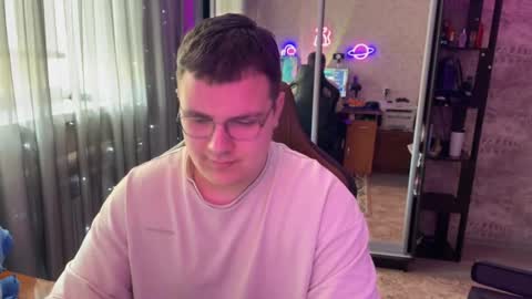 arthurabel online show from March 15, 2026, 7:47 am