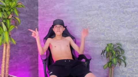 Snapshot of arthurcox_ chatting on September 14, 2025, 6:40 pm arthurcox_ online show from September 14, 2025, 6:40 pm