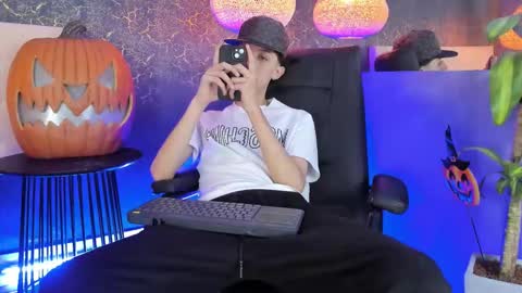 Snapshot of arthurcox_ chatting on October 26, 2025, 11:31 pm arthurcox_ online show from October 26, 2025, 11:31 pm