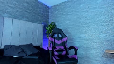 Snapshot of arthurcox_ chatting on November 7, 2025, 5:35 pm arthurcox_ online show from November 7, 2025, 5:35 pm