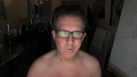 Snapshot of artisterotic chatting on January 7, 2025, 8:13 am artisterotic online show from January 7, 2025, 8:13 am