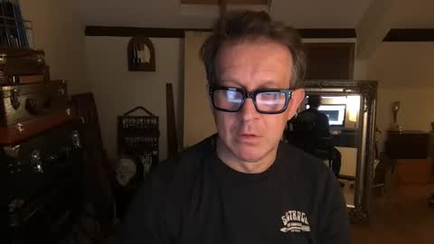 Snapshot of artisterotic chatting on November 3, 2025, 7:15 pm artisterotic online show from November 3, 2025, 7:15 pm