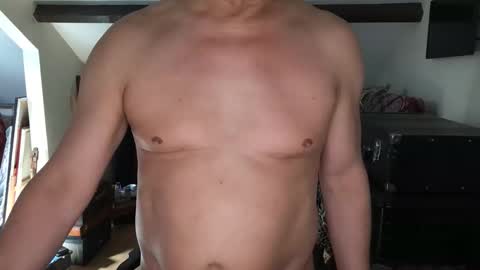 artisterotic online show from May 8, 2026, 8:52 am