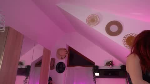 Amalia online show from October 2, 2025, 1:56 am