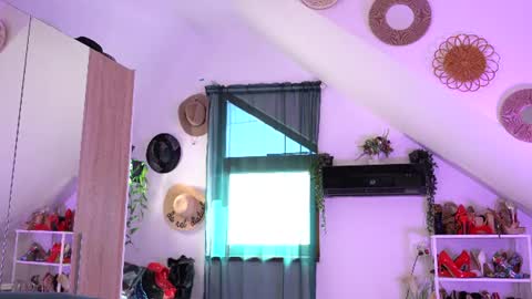 Amalia online show from July 7, 2026, 6:47 am